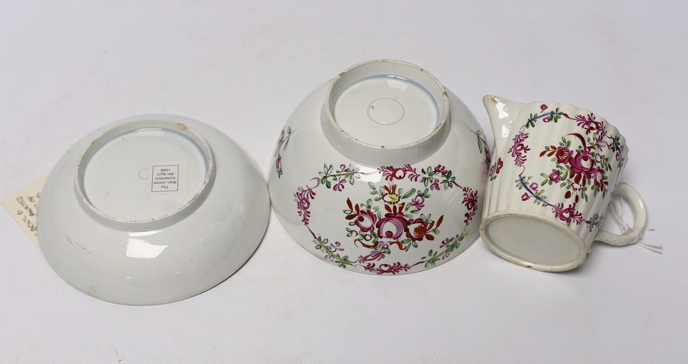 Late 18th/early 19th century pearlware small jug, sugar bowl and a cream jug, 6.5cm high and a late 18th century Chinese export teabowl